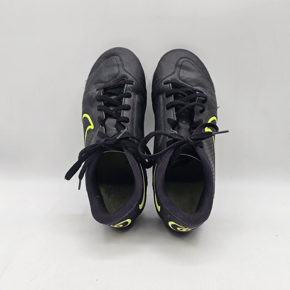 Nike Tiempo Soccer Cleats Shoes Youth Size 5.5Y Black Athletic Spikes DA1331-070 - Picture 5 of 9